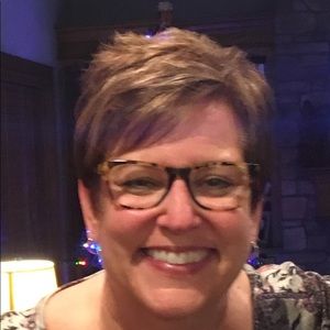 Meet your Posher, Lori